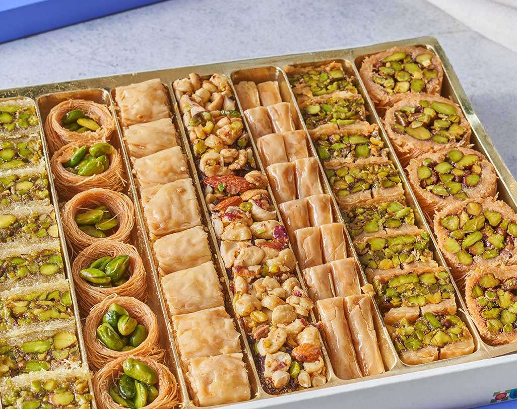 A box Of Oriental Sweets With Pistachios – SmallAbdel Rahim Koueider - Egypt